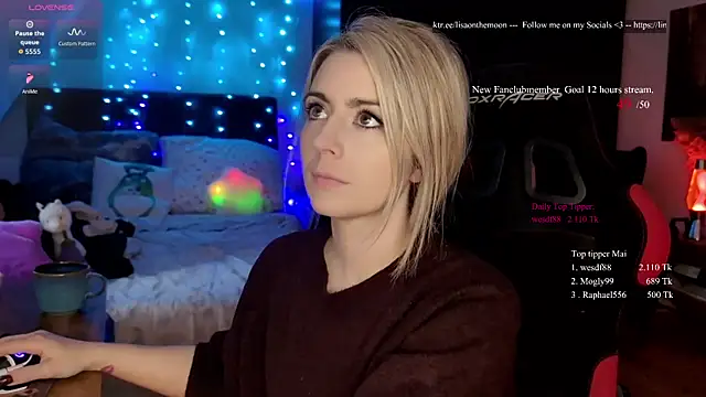 Snapshot of Lisaonthemoon chatting on 20, 5, 2026 Lisaonthemoon online show from 20, 5, 2026