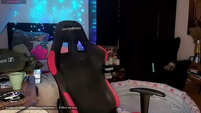 Lisaonthemoon online show from 5, 7, 2026