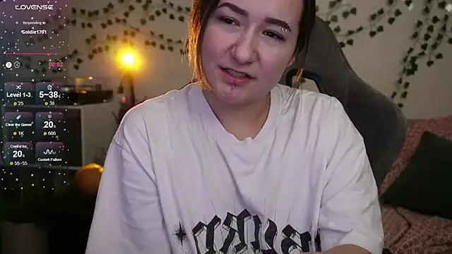 Snapshot of Megan__Hart chatting on 9, 11, 2025 Megan Hart online show from 9, 11, 2025