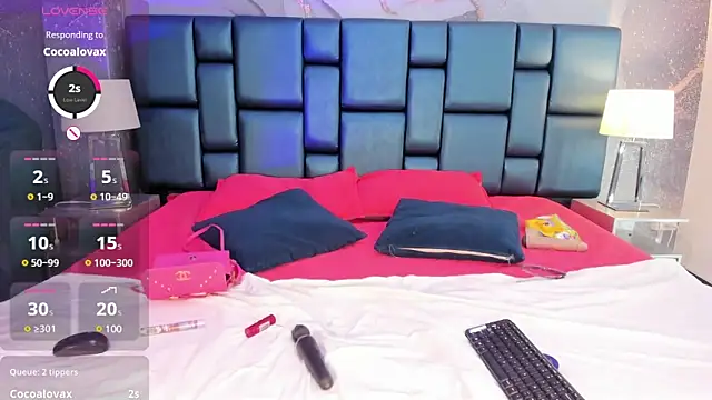 Nahomi Wild online show from 11, 1, 2025