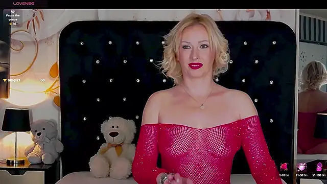 OliviaShaw23 online show from 19, 10, 2025