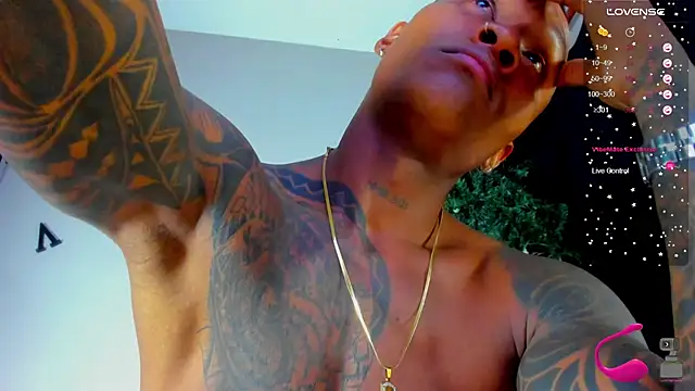 Snapshot of esteveen_ortegas_ chatting on 3, 1, 2025 esteveen ortegas online show from 3, 1, 2025