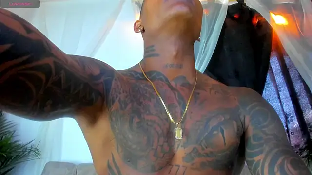 Snapshot of esteveen_ortegas_ chatting on 2, 10, 2025 esteveen ortegas online show from 2, 10, 2025