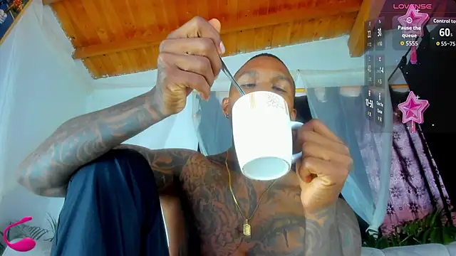 Snapshot of esteveen_ortegas_ chatting on 27, 10, 2025 esteveen ortegas online show from 27, 10, 2025