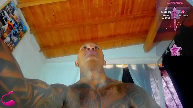 Snapshot of esteveen_ortegas_ chatting on 3, 11, 2025 esteveen ortegas online show from 3, 11, 2025