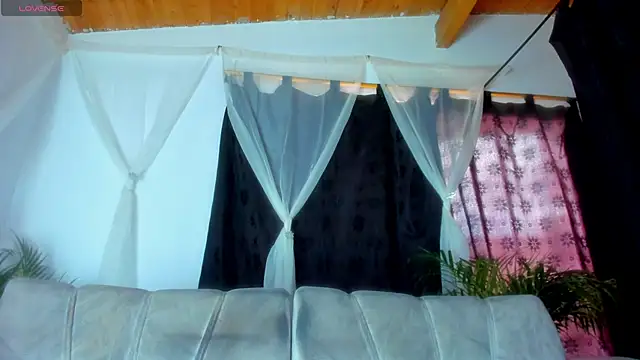 Snapshot of esteveen_ortegas_ chatting on 13, 11, 2025 esteveen ortegas online show from 13, 11, 2025