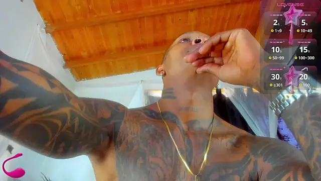 Snapshot of esteveen_ortegas_ chatting on 17, 11, 2025 esteveen ortegas online show from 17, 11, 2025