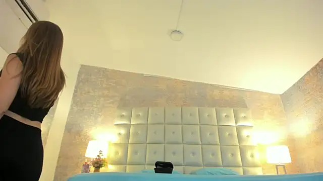 Lezy  online show from 4, 2, 2026