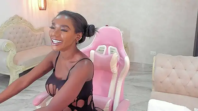 Snapshot of shantallknowless chatting on 5, 7, 2026 shantallknowless online show from 5, 7, 2026