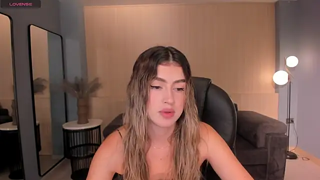 PaulinaSantos  online show from 14, 3, 2025