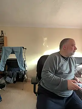 Snapshot of LondonTeffy chatting on 23, 12, 2024 LondonTeffy online show from 23, 12, 2024