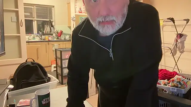 Snapshot of LondonTeffy chatting on 14, 2, 2025 LondonTeffy online show from 14, 2, 2025