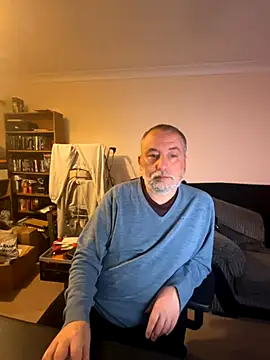 Snapshot of LondonTeffy chatting on 4, 11, 2025 LondonTeffy online show from 4, 11, 2025