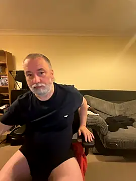 Snapshot of LondonTeffy chatting on 12, 11, 2025 LondonTeffy online show from 12, 11, 2025