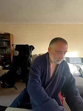 Snapshot of LondonTeffy chatting on 13, 11, 2025 LondonTeffy online show from 13, 11, 2025