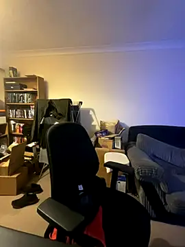 Snapshot of LondonTeffy chatting on 17, 11, 2025 LondonTeffy online show from 17, 11, 2025