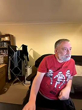 Snapshot of LondonTeffy chatting on 28, 11, 2025 LondonTeffy online show from 28, 11, 2025