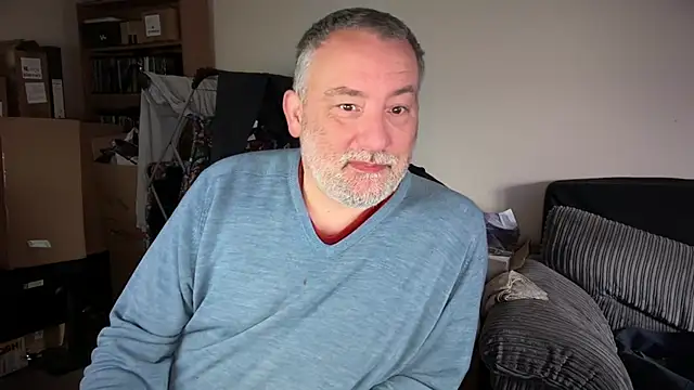 Snapshot of LondonTeffy chatting on 1, 12, 2025 LondonTeffy online show from 1, 12, 2025