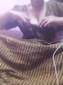 Tamilpriya46 online show from 4, 3, 2025