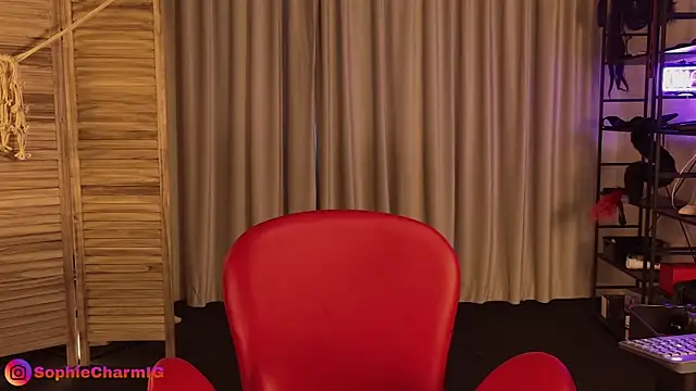 Snapshot of SophieCharm chatting on 12, 9, 2025 SophieCharm online show from 12, 9, 2025