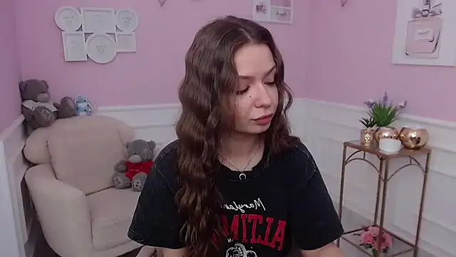 LucySkilar online show from 27, 11, 2025