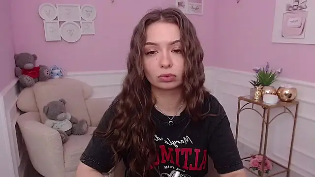 LucySkilar online show from 30, 11, 2025