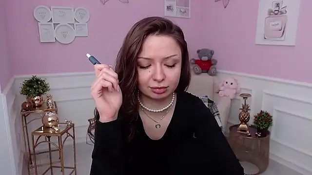 Snapshot of LucySkilar chatting on 15, 2, 2026 LucySkilar online show from 15, 2, 2026