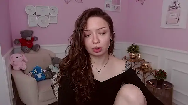 Snapshot of LucySkilar chatting on 22, 3, 2026 LucySkilar online show from 22, 3, 2026