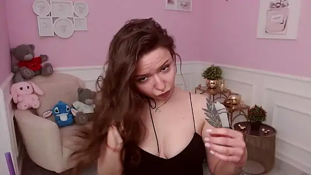 Snapshot of LucySkilar chatting on 27, 3, 2026 LucySkilar online show from 27, 3, 2026