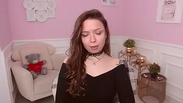 Snapshot of LucySkilar chatting on 13, 4, 2026 LucySkilar online show from 13, 4, 2026