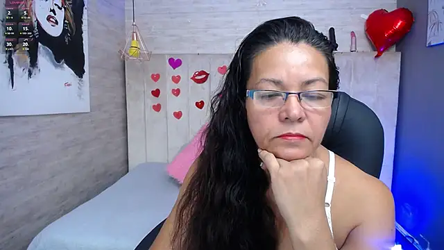 Snapshot of MaturePure chatting on 8, 3, 2025 MaturePure online show from 8, 3, 2025