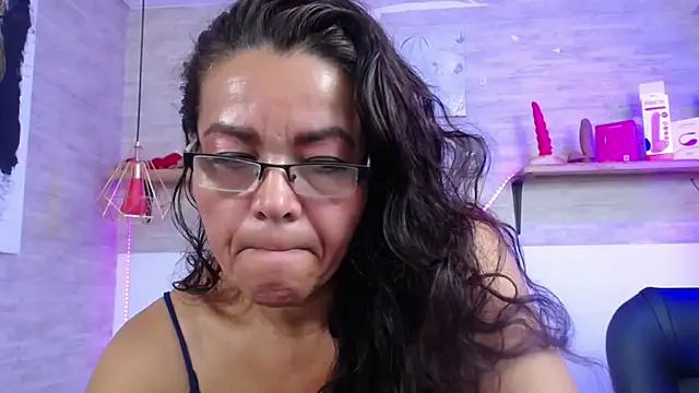 Snapshot of MaturePure chatting on 15, 10, 2025 MaturePure online show from 15, 10, 2025