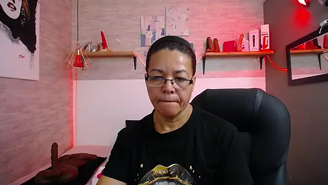 Snapshot of MaturePure chatting on 20, 10, 2025 MaturePure online show from 20, 10, 2025