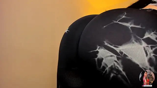 Snapshot of leslie_k chatting on 7, 2, 2025 leslie k online show from 7, 2, 2025