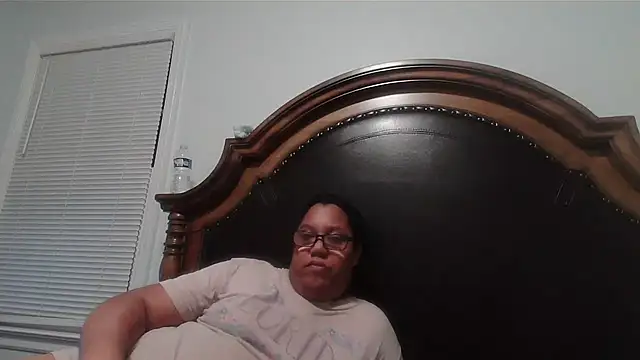Snapshot of ebonyred chatting on 1, 2, 2025 ebonyred online show from 1, 2, 2025