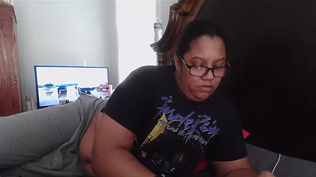 Snapshot of ebonyred chatting on 20, 2, 2025 ebonyred online show from 20, 2, 2025