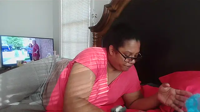 Snapshot of ebonyred chatting on 2, 3, 2025 ebonyred online show from 2, 3, 2025