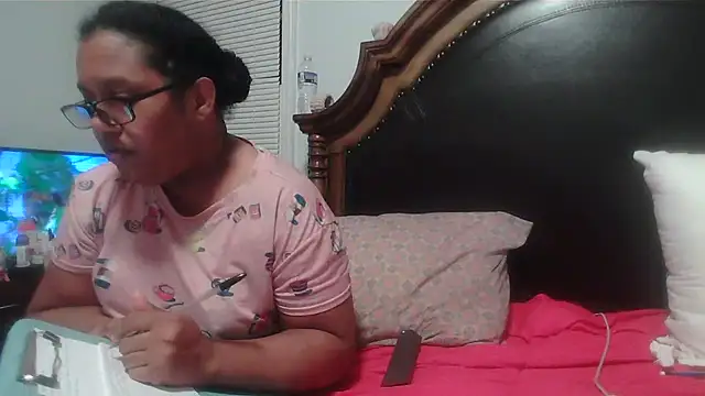 ebonyred online show from 7, 4, 2026