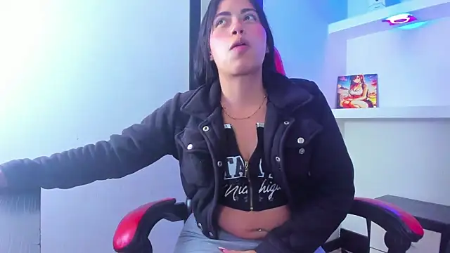 Snapshot of sylvana_19 chatting on 15, 9, 2025 sylvana 19 online show from 15, 9, 2025