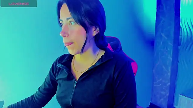 Snapshot of sylvana_19 chatting on 16, 9, 2025 sylvana 19 online show from 16, 9, 2025