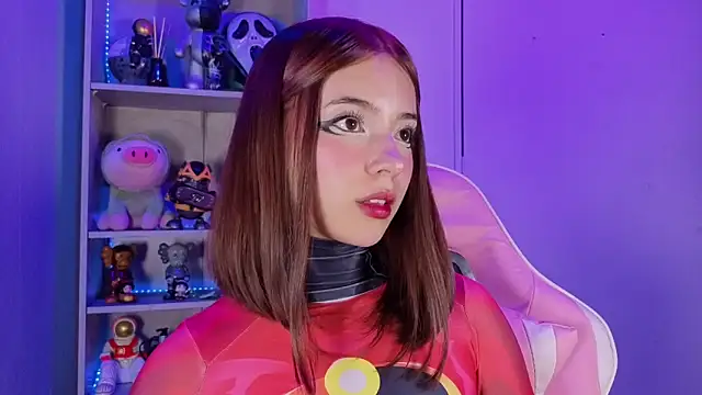 EmilyMiller  online show from 2, 11, 2025