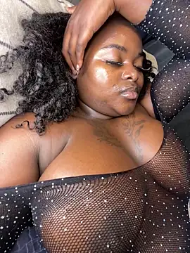 Snapshot of Honeycoco0211 chatting on 8, 3, 2025 Honeycoco0211 online show from 8, 3, 2025