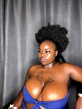 Snapshot of Honeycoco0211 chatting on 15, 12, 2025 Honeycoco0211 online show from 15, 12, 2025