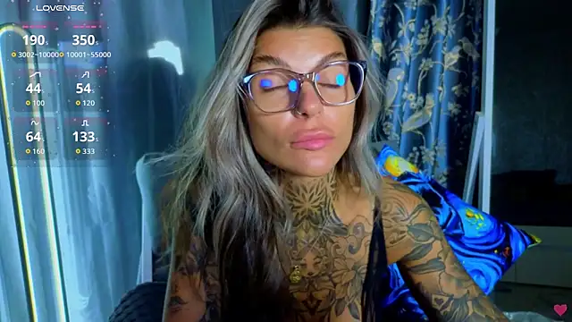 Snapshot of tattooedBabyy chatting on 6, 11, 2025 tattooedBabyy online show from 6, 11, 2025