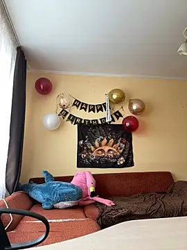 Crayzy Luv online show from 14, 2, 2025