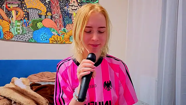 Crayzy Luv online show from 27, 3, 2026