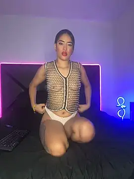 Snapshot of ScarlettAndClark chatting on 5, 2, 2025 ScarlettAndClark online show from 5, 2, 2025