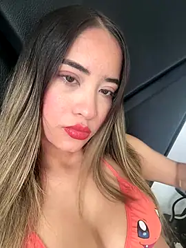 Snapshot of ScarlettAndClark chatting on 19, 10, 2025 ScarlettAndClark online show from 19, 10, 2025