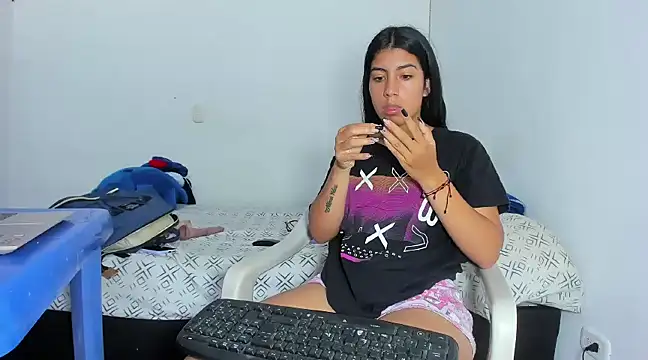 Snapshot of skinnyanai2 chatting on 9, 12, 2024 skinnyanai2 online show from 9, 12, 2024