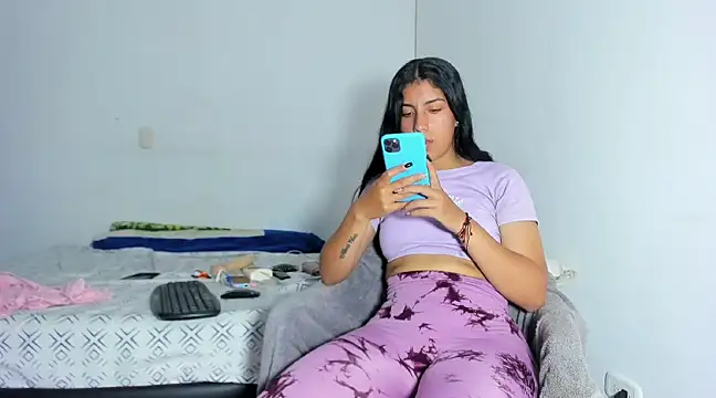 Snapshot of skinnyanai2 chatting on 18, 12, 2024 skinnyanai2 online show from 18, 12, 2024